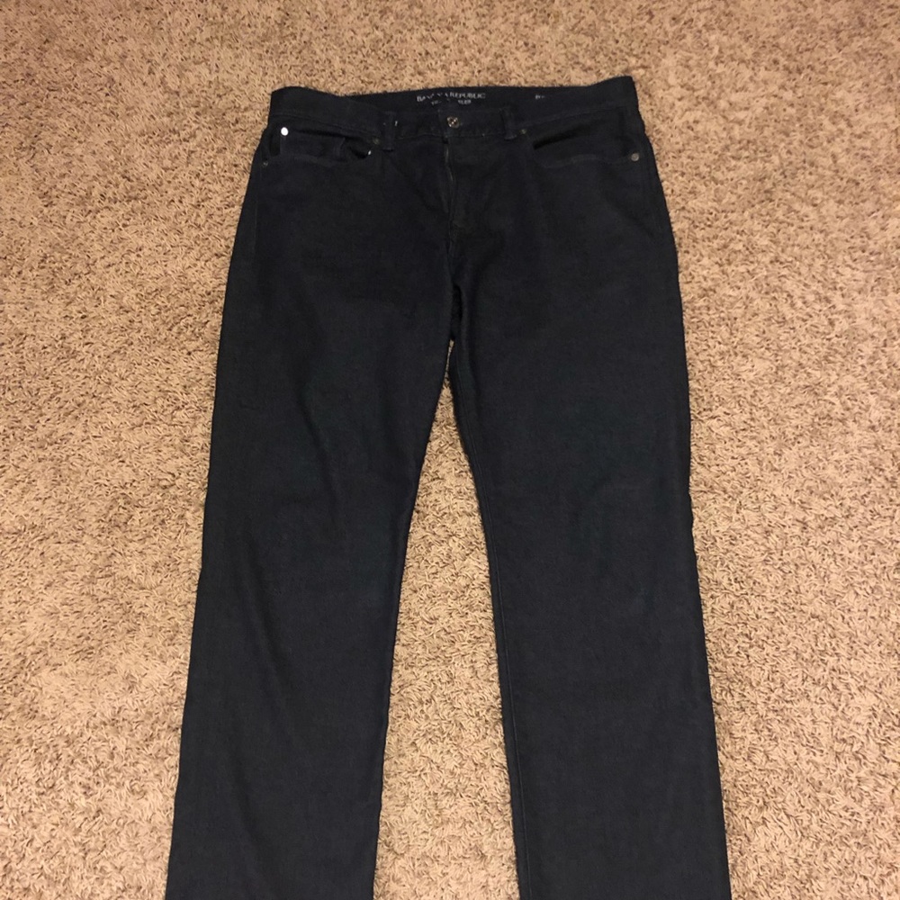 Men’s Banana Republic Travelers Jeans. Dark Wash
